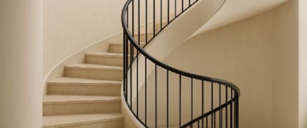 樓梯扶手規劃設計：高度、寬度與距離設計指南，打造安全與美觀兼備的樓梯空間